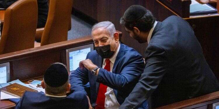 נתניהו במליאת הכנסת,  צילום: אוליבייה פיטוסי, פלאש 90 בצלאל סמוטריץ': "הממשלה צריכה להפנים: האופוזיציה היא חלק מהמשחק"