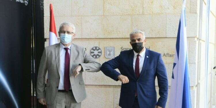 הכוכבים מהחוץ: השר יאיר לפיד אירח את שר החוץ הקנדי