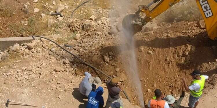 המאבק בגניבת המים בהר חברון. צילום: דוברות הר חברון בהר חברון מקווים שנגמרו הימים ללא מים בברזים