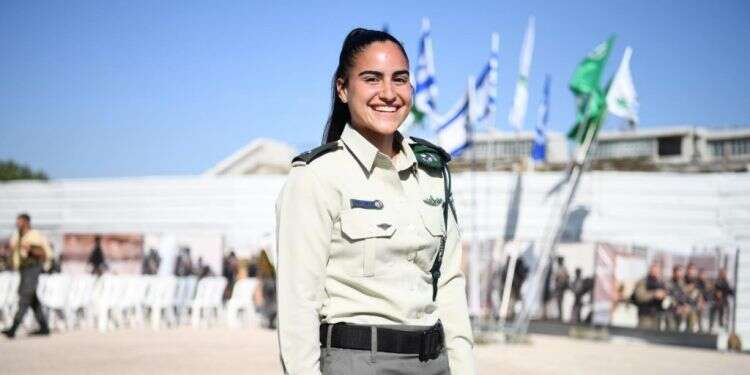 קצינת מגב רונאל גבאי. צילום: דוברות משטרת ישראל קצינת מג"ב הדתיה: "מצאתי את עצמי מקפידה עוד יותר"