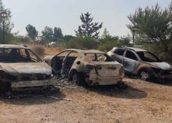 רכבים נשרפו בחניון בגליל, נבדק חשד להצתה