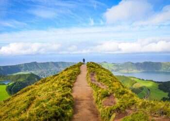 צילום: שאטרסטוק שיר של אמצע הדרך, להפסקה שבין הסערות