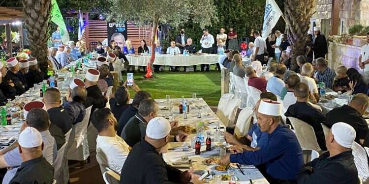 לא רק "ברית דמים": בני גנץ מחפש את "הבייס" אצל הדרוזים