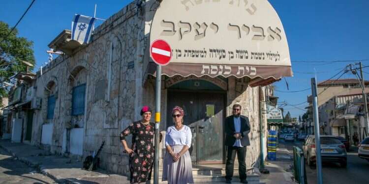 חיים מיטניצקי, אפרת נוי וחני לוז, בלוד, השבוע. צילום: יוסי אלוני תיקים באפלה: חודשיים לאחר הפרעות בלוד, יותר ויותר תיקים נסגרים ללא כלום