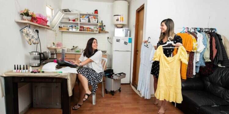 הדר גבאי ( מימין) וצופיה גבאי. צילום: שריה דיאמנט