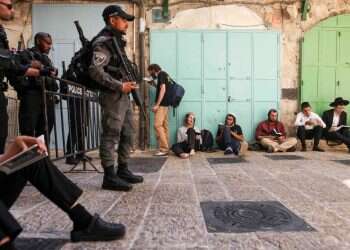 מאות יהודים עולים להר הבית, הפלסטינים שואפים לעימות