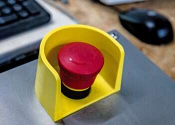 מי זכאי ללחצן מצוקה?