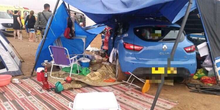 קונספט גאוני בפשטותו: מגיעים עם האוהל שלכם, מקימים את האוהל לבד, ישנים בו ומבלים. צילום: דוברות מד