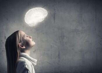 האתגר והמכשול: בין מגבלות המילים להשלמה עם ההכרח שבשפה