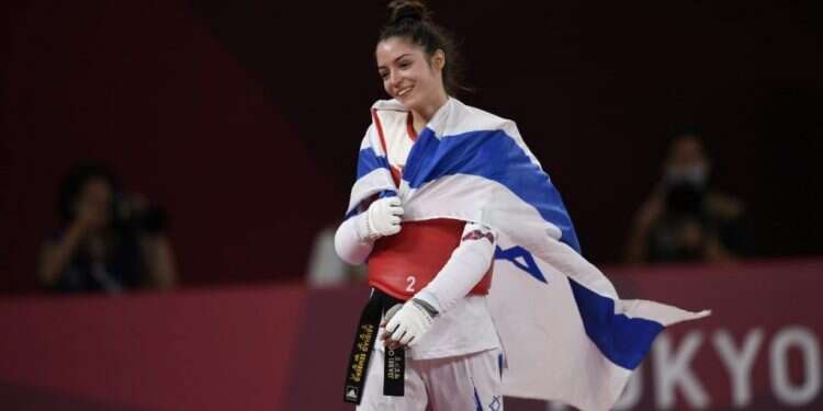 אבישג סמברג. צילום: עמית שיסל, באדיבות הוועד האולימפי הישראלי "ההשקעה השתלמה": מדליה אולימפית ראשונה לישראל