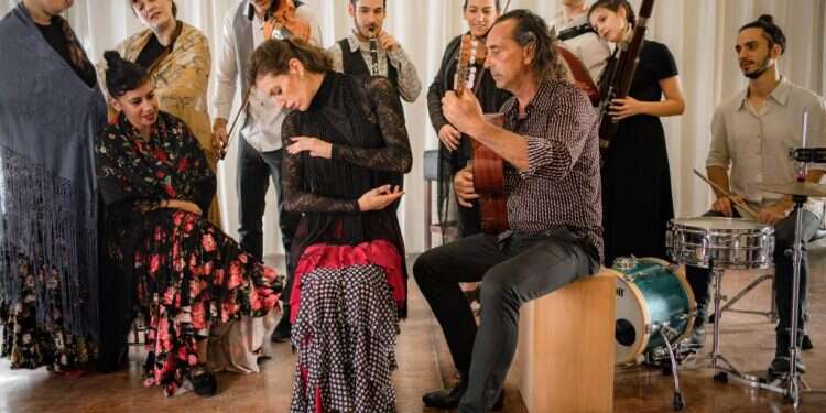 צועני, יהודי ורקדנית פלמנקו נפגשו על הבמה