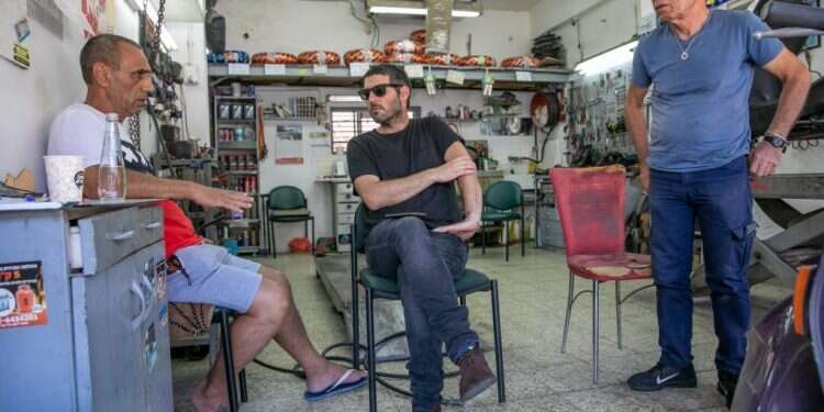 צילום: יוסי אלוני "כבר כמה שנים לא הולכת להצביע כי אני לא מאמינה לאף אחד"