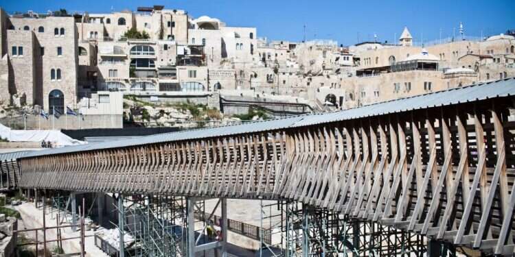 עלות המשך השימוש בגשר המוגרבים ה"זמני": לפחות שני מיליון שקלים