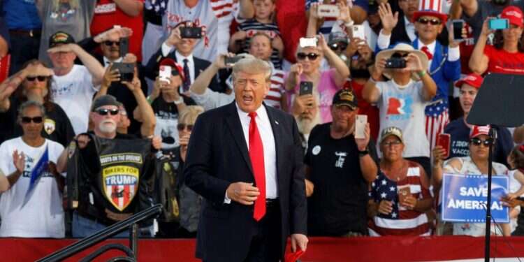 טראמפ בעצרת עם תומכיו. צילום: AFP טראמפ תקף את ביידן על התנהלותו באפגניסטן: "זו לא נסיגה, זו כניעה מוחלטת"