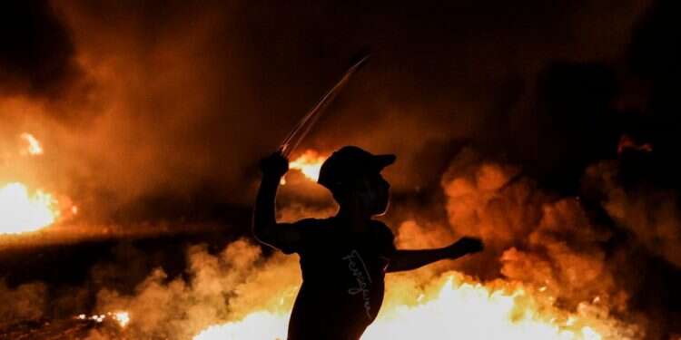 התפרעויות של צעירים ערבים, אילוסטרציה. צילום: AFP ההסלמה בדרום: צה”ל תקף שתי מטרות ברצועת עזה