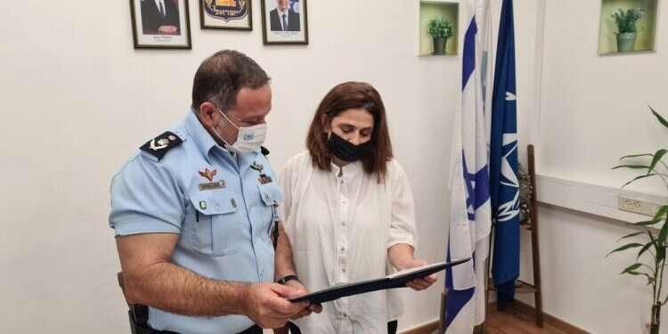 גאולה מלכא נשבעת אמונים למשטרת ישראל. צילום: דוברות המשטרה סגירת מעגל: אמה של הדס מלכא ז"ל התגייסה למשטרה