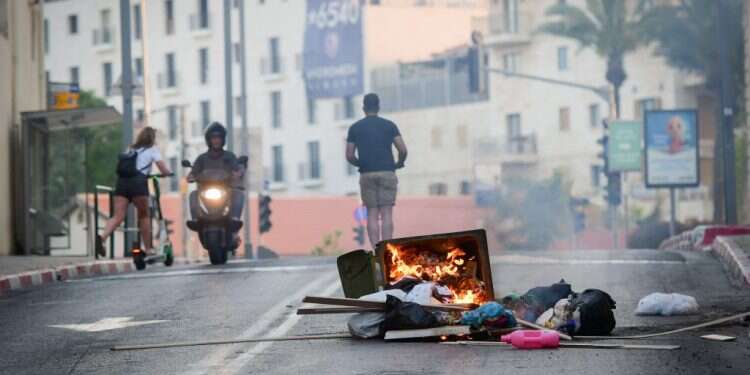 מערכת היחסים לא התערערה. מהומות ביפו. צילום: אבשלום ששוני, פלאש 90 כך הפכה קרן אגם לאחת מבלוגריות האוכל המצליחות בארץ