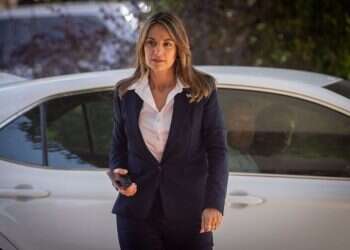 יוצאת להתקפה: המורה שנחושה להפוך את הילדים המוחרמים לפופולריים