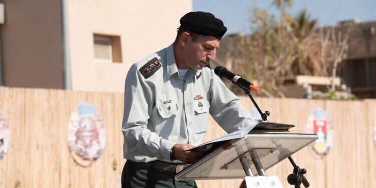 קצין פורץ דרך: אל"מ הישאם איברהים ימונה לקצין שריון ראשי