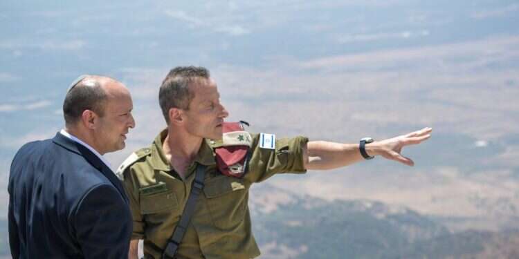 ראש הממשלה נפתלי בנט בהערכת מצב בצפון. צילום: קובי גדעון, לע המסר של בנט לאיראן: "הם יודעים את המחיר שאנחנו גובים, כשמישהו מאיים על ביטחוננו"