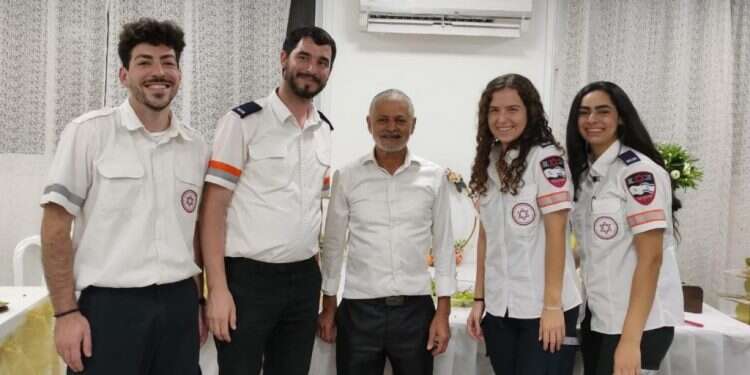 צילום: דוברות מד סעודת הודיה: מפגש מרגש עם הפארמדיקית שנתנה 11 מכות חשמל