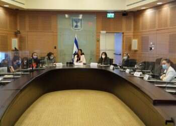 ועדת הבריאות החליטה להגביל: מסכות בחלל פתוח – רק עד ספטמבר