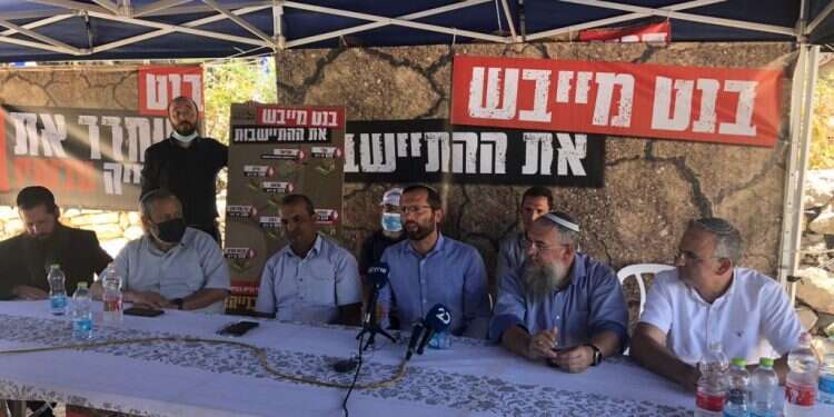 ראשי המועצות ביו"ש: "בנט מייבש את ההתיישבות"