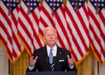 למרות התמונות הקשות מאפגניסטן והביקורת: נשיא ארה"ב שלם עם החלטתו