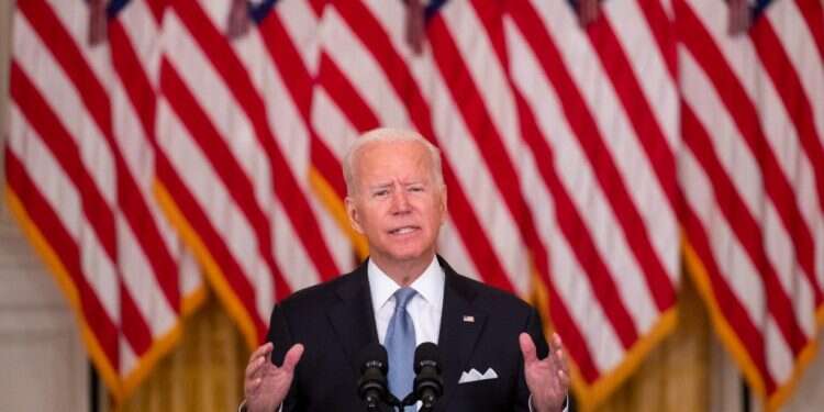 נשיא ארה למרות התמונות הקשות מאפגניסטן והביקורת: נשיא ארה"ב שלם עם החלטתו