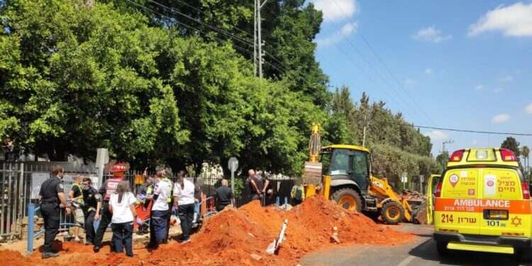 פועל נפגע מחפץ כבד ונהרג