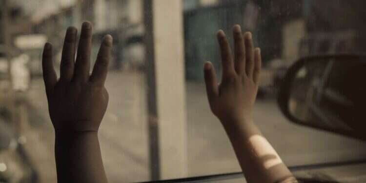 אילוסטרציה ילדים ברכב.