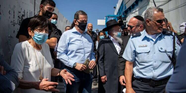 סיור של ועדת החקירה לאסון מירון במתחם קבר הרש "הפכנו לשקופים": משפחות אסון מירון במכתב חריף ליו"ר ועדת החקירה