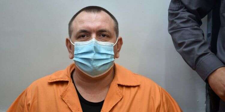 זדורוב בבית המשפט, הבוקר. צילום: גיל אליהו-ג'יני דרמה: רומן זדורוב ישוחרר למעצר בית באיזוק אלקטרוני