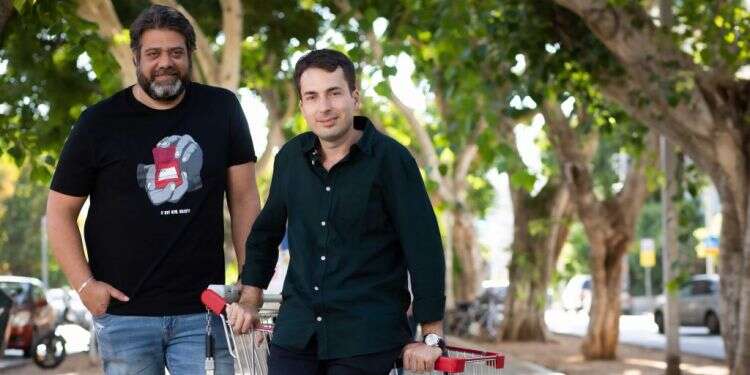 דניאל סטיופין ( מימין) ויניב סויסה. צילום: אריק סולטן אנטולי וניסים ממשיכים לעשות בלגן, גם כשהמצלמות כבות