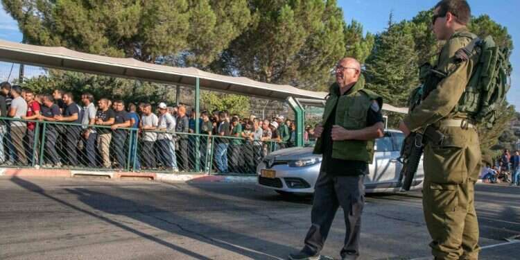 בידוק באזור התעשייה ברקן. צילום: יוסי אלוני כך אפשר לנצח בקרבות המשפטיים ביהודה ושומרון