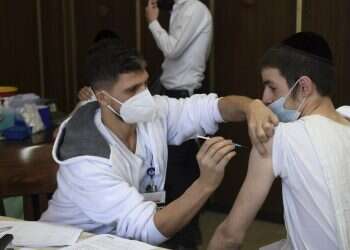 לא מחכים לממשלה: בבני־ברק הכריזו על מבצע בזק לחיסון צעירים