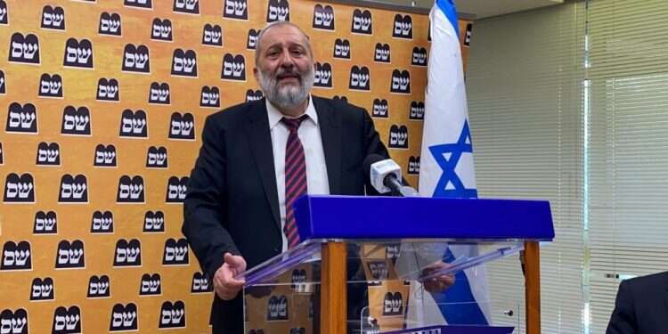 "התקציב הלבן": דרעי ביקר בחריפות את המסים שתטיל הממשלה