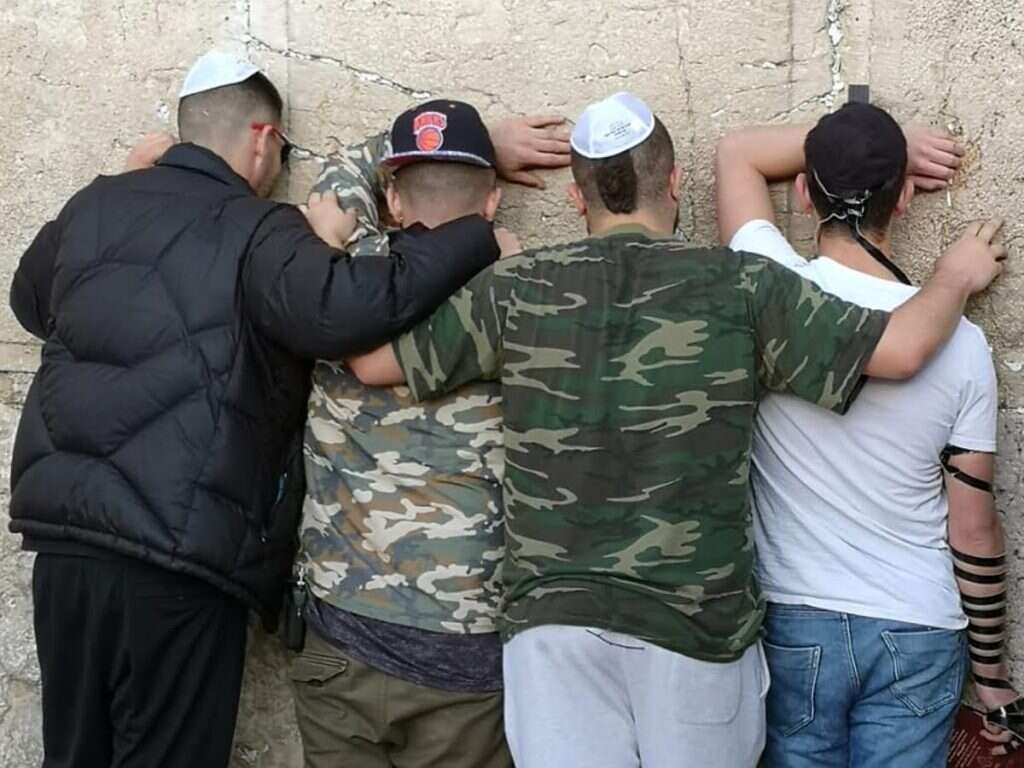 מתוך הסר הישראלי-תיעודי, גמילה כשרה. צילום: סם נוטוביץ