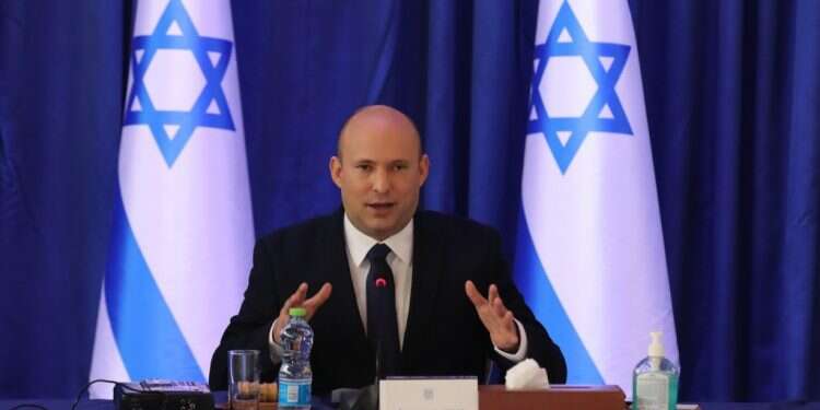 ראש הממשלה נפתלי בנט בישיבת הממשלה. צילום: EPA בנט על הימלטות האסירים: "מחייב בדיקה והפקת לקחים"