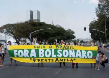 "חיסונים בכתפיים ומזון בצלחות": המחאות נגד נשיא ברזיל לא ממריאות