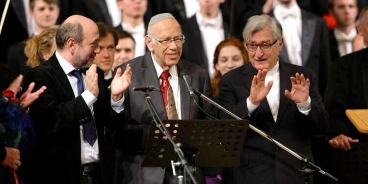 ברלינר בקונצרט מיצירותיו שנערך בקייב, 2016 . משמאל: נחום סלוצקר צילום: מתוך הארכיון של נחום סלוצקר