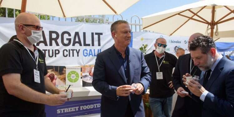 "לא עוד ילדים רעבים": מזון־על מחגבים בקריית־שמונה