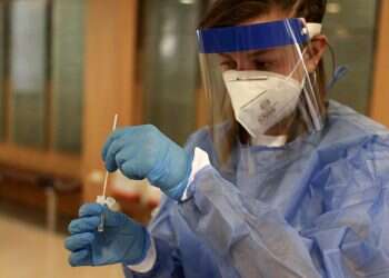 פתיחת שנת הלימודים פגעה במגמת דעיכת המגפה? פרשנות