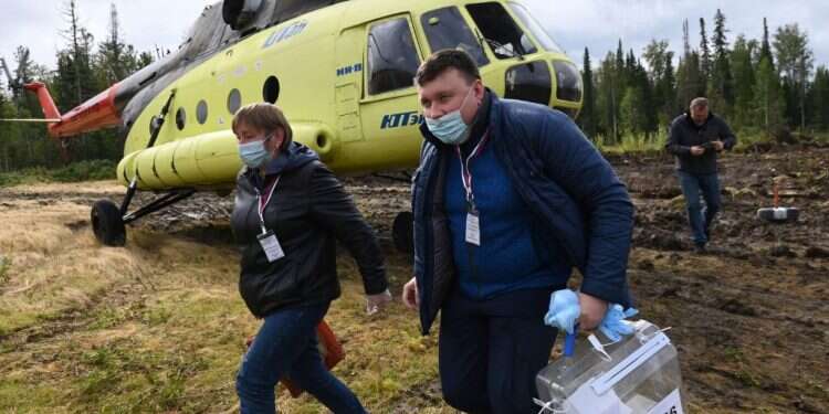 ההצבעה המוקדמת לפרלמנט הרוסי, אתמול במחנה רעיית צבאים במחוז טיומן בסיביר, 2,200 ק לקראת הבחירות לפרלמנט, פוטין מגביר את "הדיכוי המבוקר"