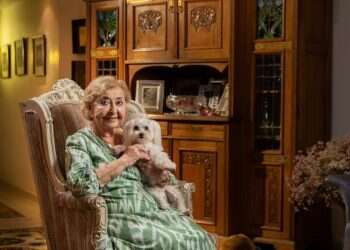 ליא קניג ממשיכה לשחק על הבמה וחוזרת לשורשים על גדות הירקון