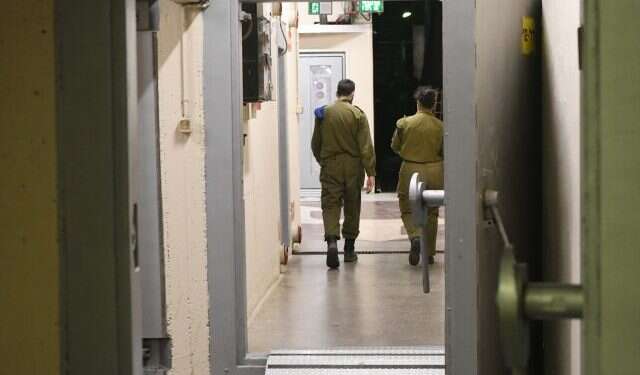 חיילים במסדרונות הבור. אילוסטרציה. צילום: דובר צה במעמקי האדמה: הצצה נדירה ל"בור", מרכז השליטה של פיקוד צפון
