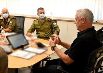 גנץ: "אנו נכונים להביא להקלות כלכליות ואזרחיות לרשות הפלסטינית"