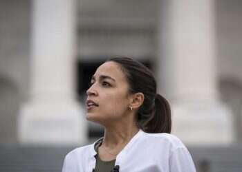 אוקסיו-קורטז דורשת: להפסיק סיוע לישראל בשל "הפגזת אזרחים פלסטינים"