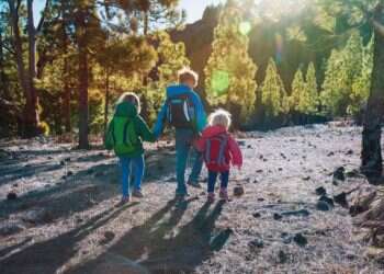 מטיילים בחול המועד: נחל מערה, מערת התאומים ומגלשת האבנים