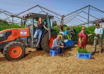 ארבע משפחות, שהחקלאות עוברת אצלן מדור לדור